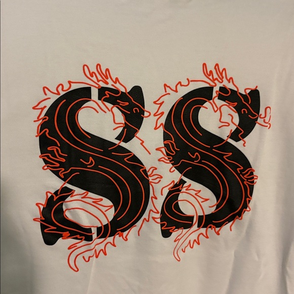 Men’s Vintage Guess White Tee with Red and Purple Graphics - Picture 5 of 6